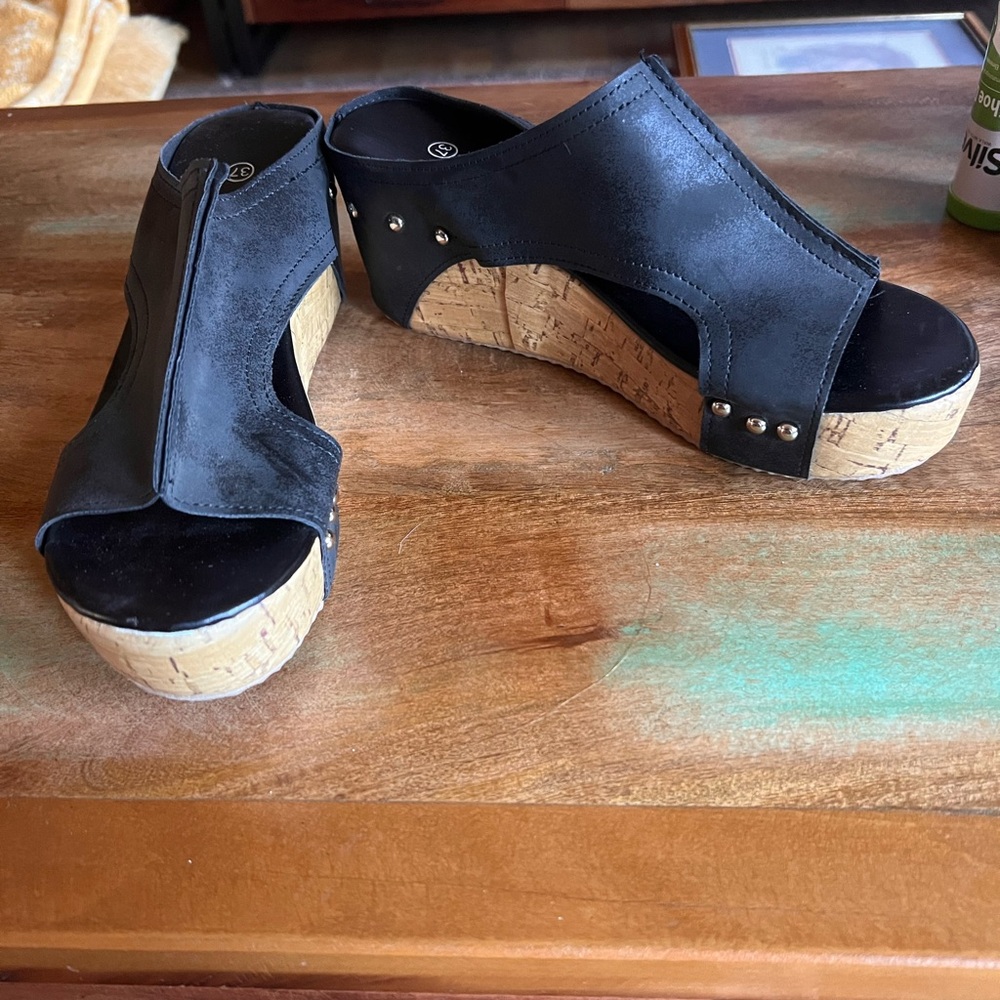 👠 Black Wedges | Sz 6.5 (EU37)